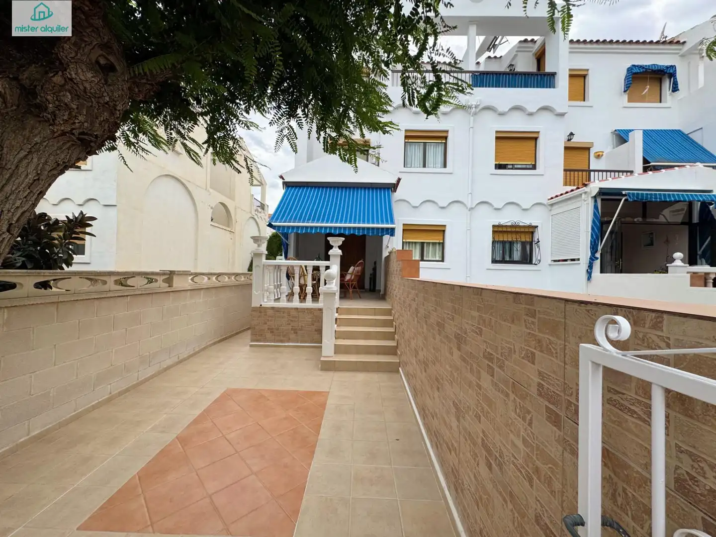 Bungalow con terrazza in affitto a Calle ALBAYNA 3, imagen 7