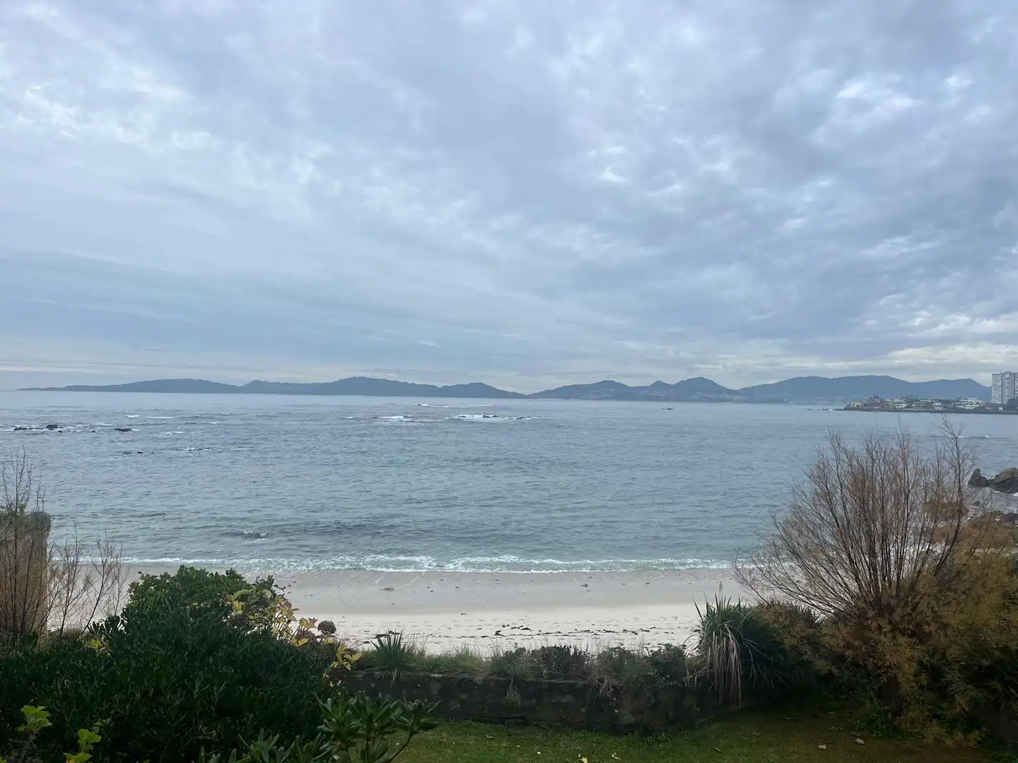 Vista exterior de Casa o xalet en venda en Vigo  amb Jardí privat, Terrassa i Traster