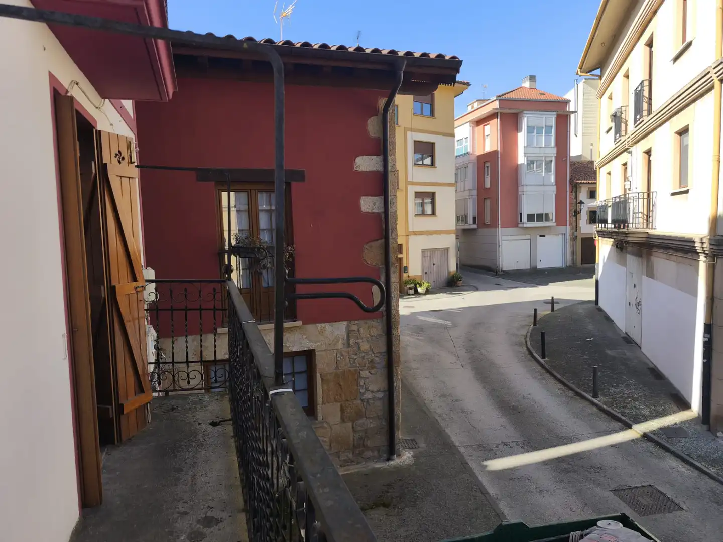 Exterior view of Detached homes for sale in Altsasu / Alsasua  with Balcony