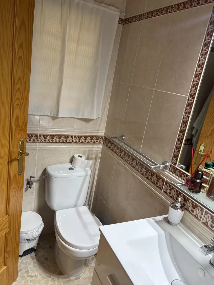 Bany de Casa adosada en venda en Punta Umbría amb Aire condicionat, Terrassa i Balcó