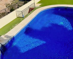 Schwimmbecken von Einfamilien-Reihenhaus miete in Fuengirola mit Klimaanlage, Heizung und Terrasse