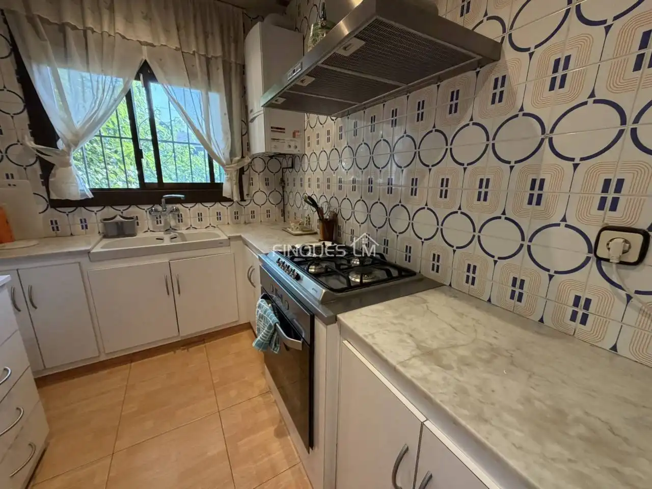 House with pool for sale in Calle Lérida, imagen 8
