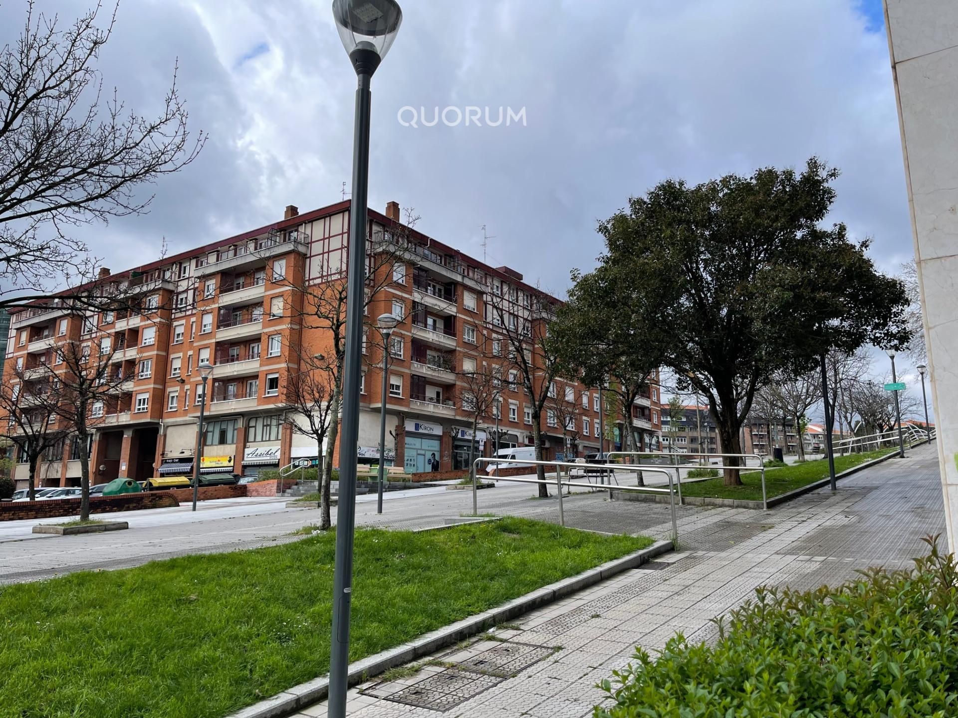 Vista exterior de Local en venta en Bilbao 
