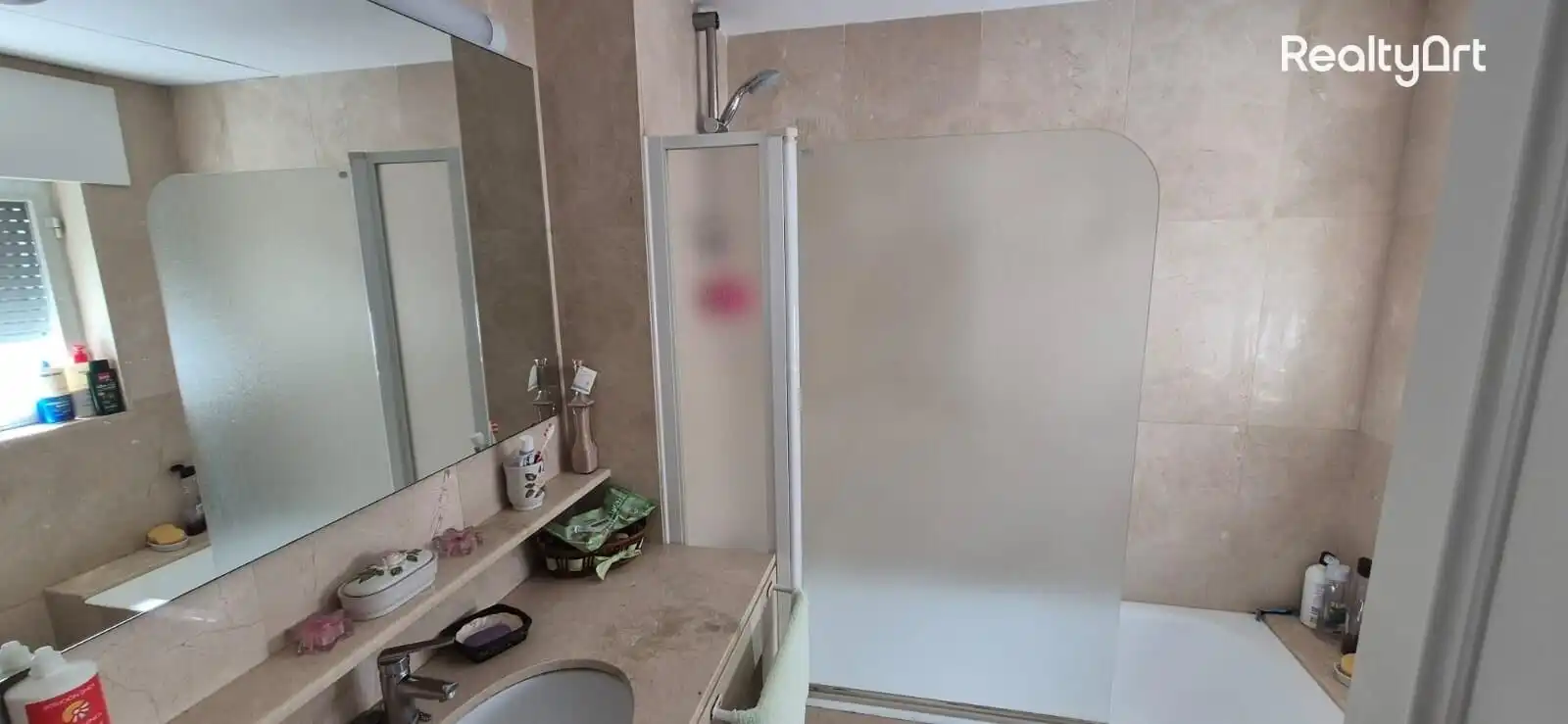 Baño de Ático en venta en Sotogrande con Terraza y Alarma