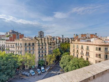 Attique avec ascenseur à vendre à Carrer ARIBAU