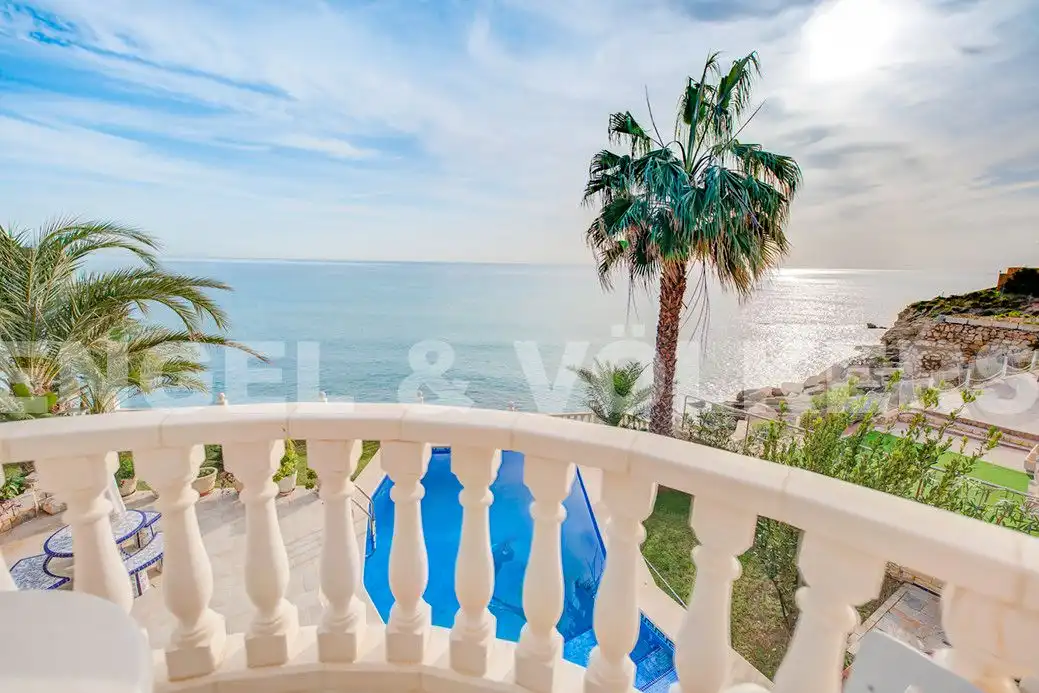 Exterior view of Houses for sale in El Campello  with Air Conditioner, Private garden and Terrace