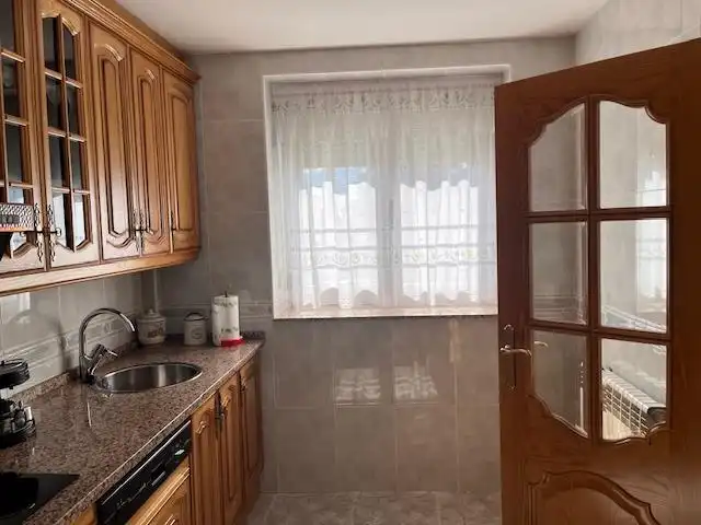 House with garden for sale in Villaturiel, imagen 2