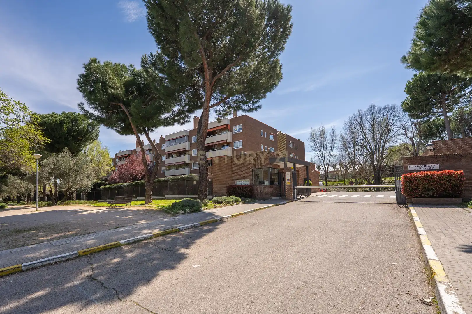 Exterior view of Apartments for rent in Pozuelo de Alarcón  with Oven, Washing machine and Microwave