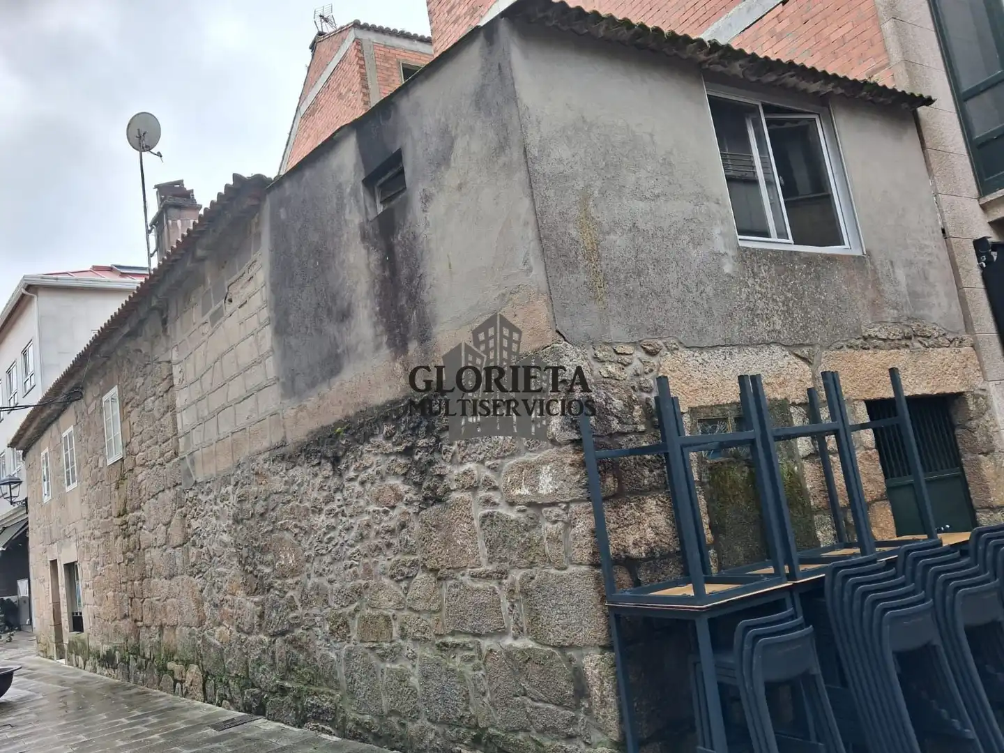Vista exterior de Casa adosada en venda en Cambados amb Calefacció i Parquet