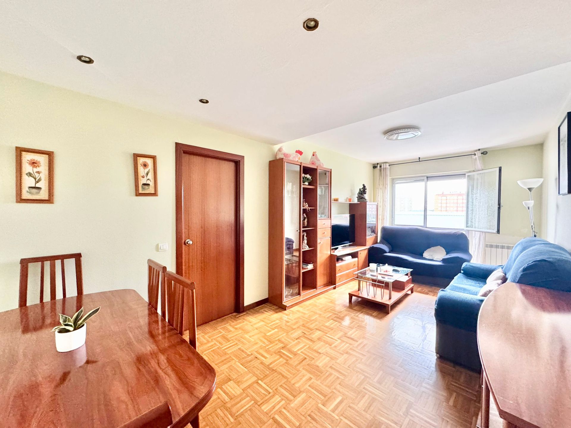 Flat for sale in Leireko Monasterioaren Kalea, Lakua-Bizkarra