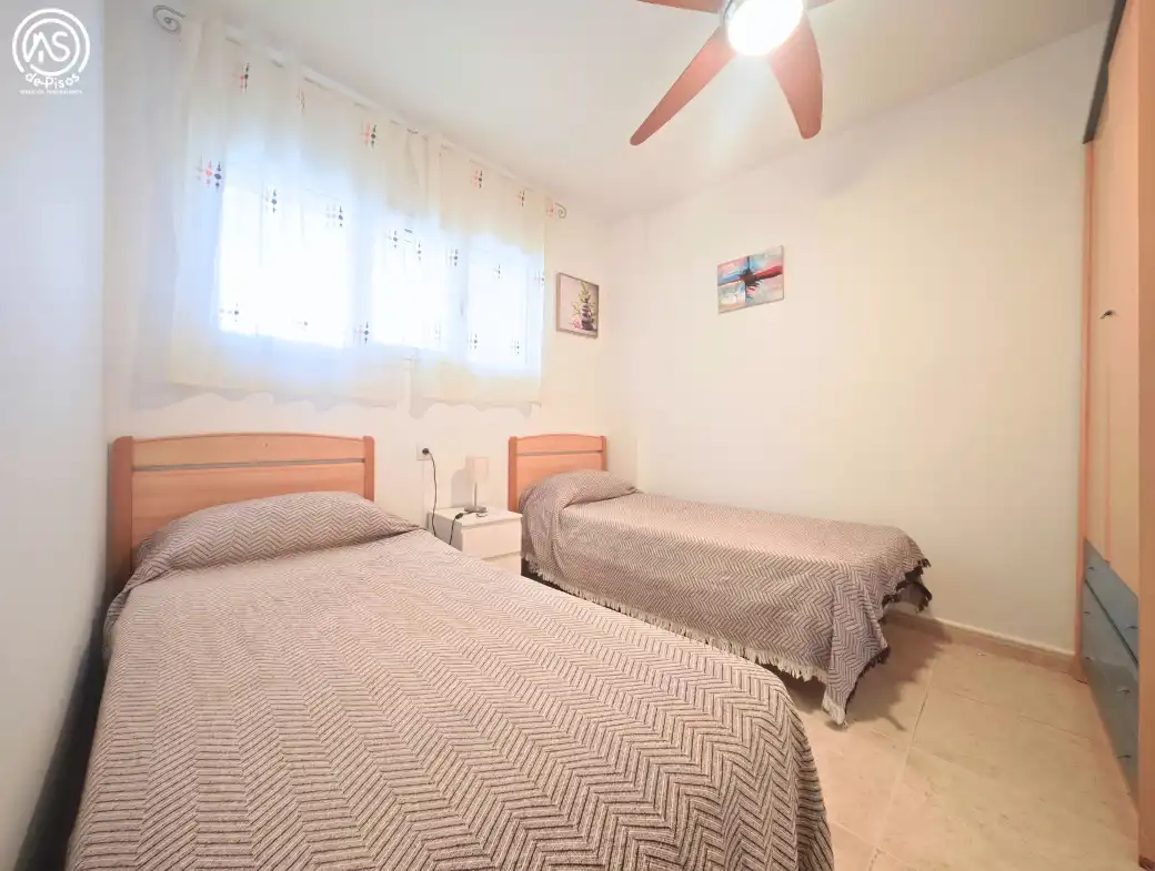 Dormitori de Apartament de lloguer en Mont-roig del Camp amb Aire condicionat, Calefacció i Jardí privat