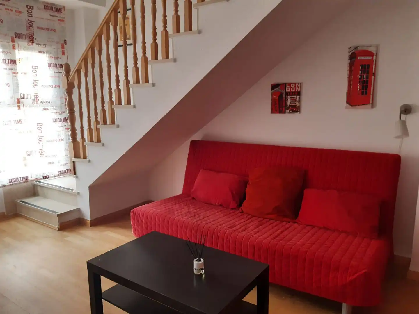 Sala d'estar de Casa o xalet en venda en San Martín de Valdeiglesias, Madrid