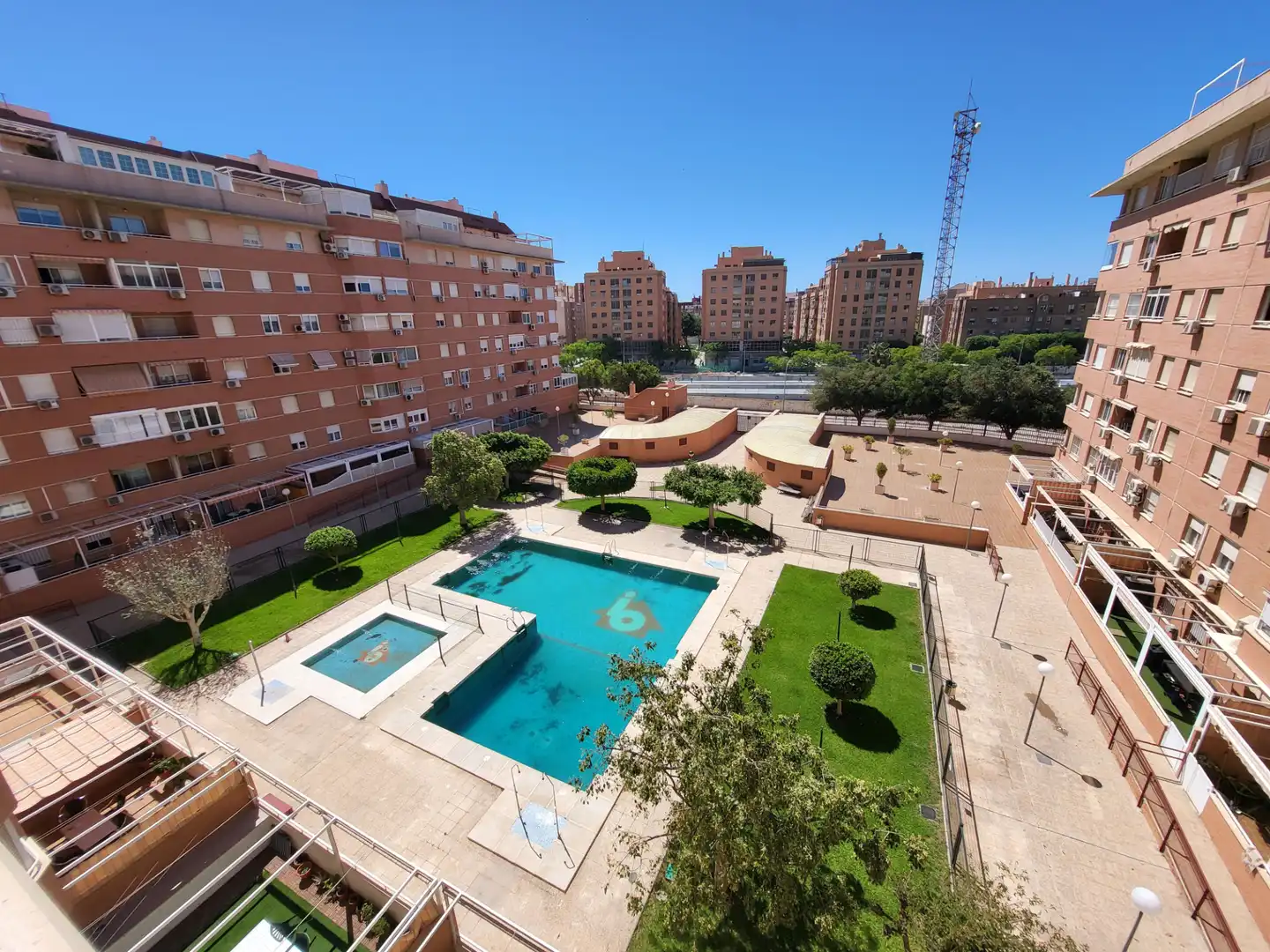 Exterior view of Flat for rent in Almería  with Air Conditioner, Private garden and Terrace