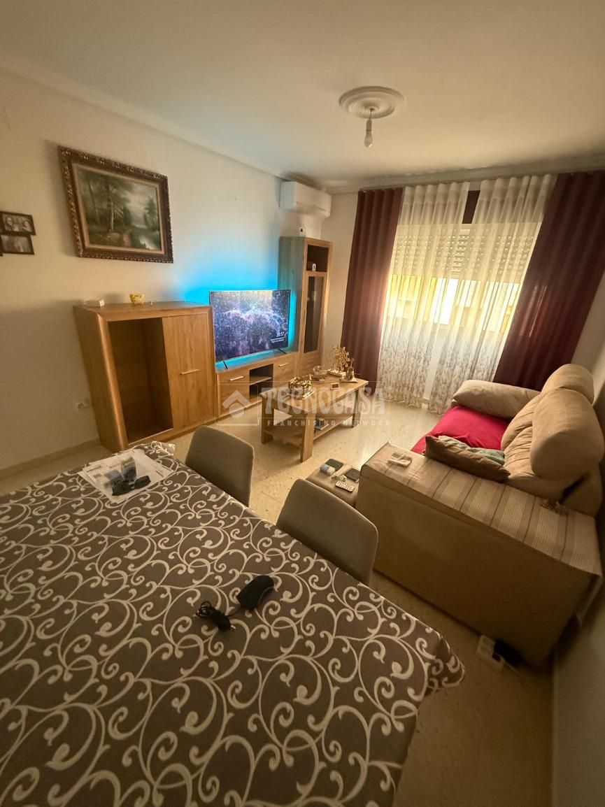 Living room of Flat for sale in Lucena  with Air Conditioner and Heating