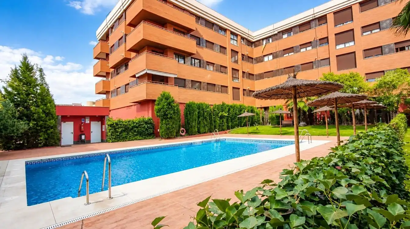 Exterior view of Flat for rent in Granada  with Air Conditioner, Heating and Private garden