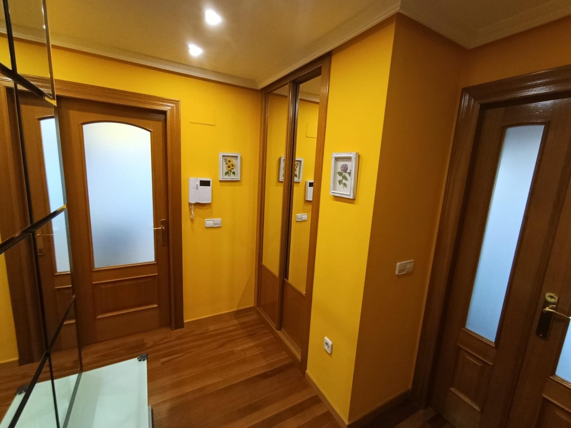 Wohnung zum Verkauf in Gijón  mit Terrasse, Abstellraum und Möbliert