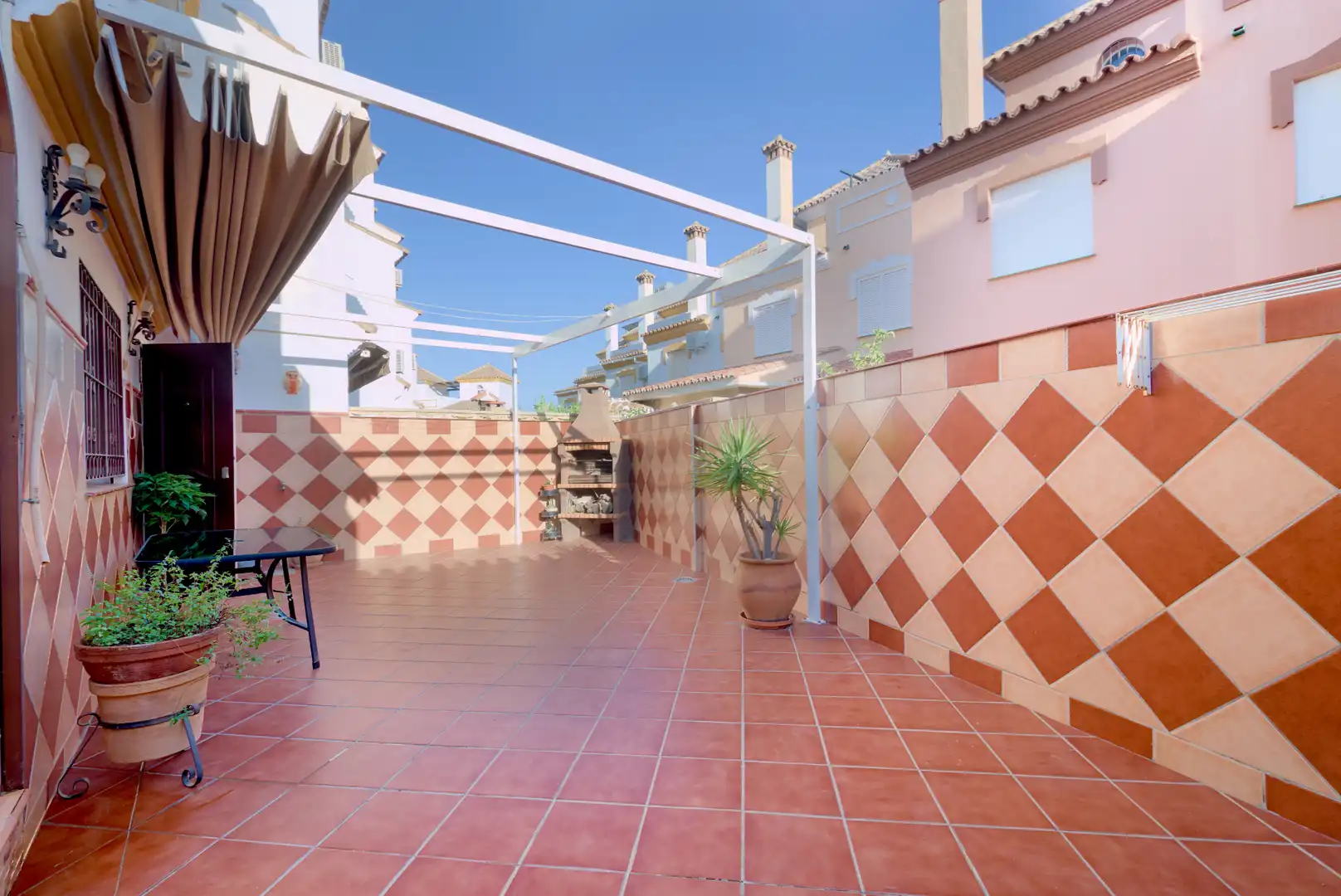 Terrace of Houses for sale in Vélez-Málaga  with Air Conditioner, Swimming Pool and Furnished