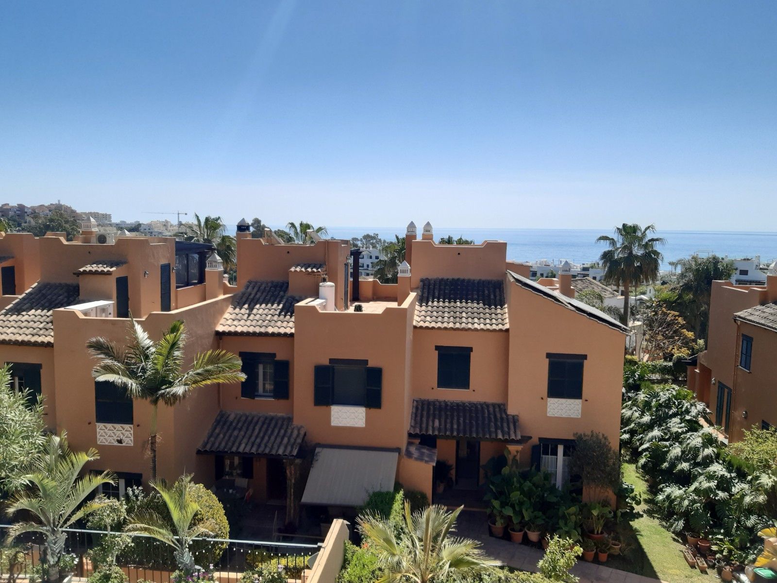 Exterior view of Single-family semi-detached to rent in Estepona  with Air Conditioner, Private garden and Terrace