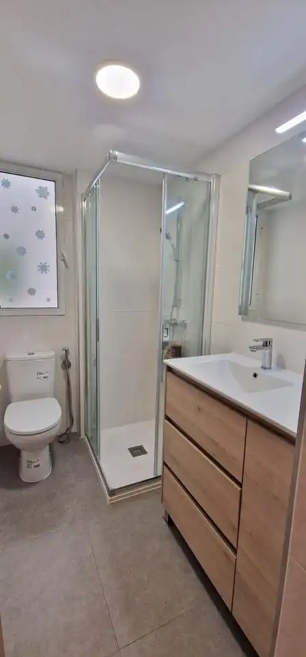 Bathroom of Flat for sale in Zaragoza  with Air Conditioner, Heating and Furnished