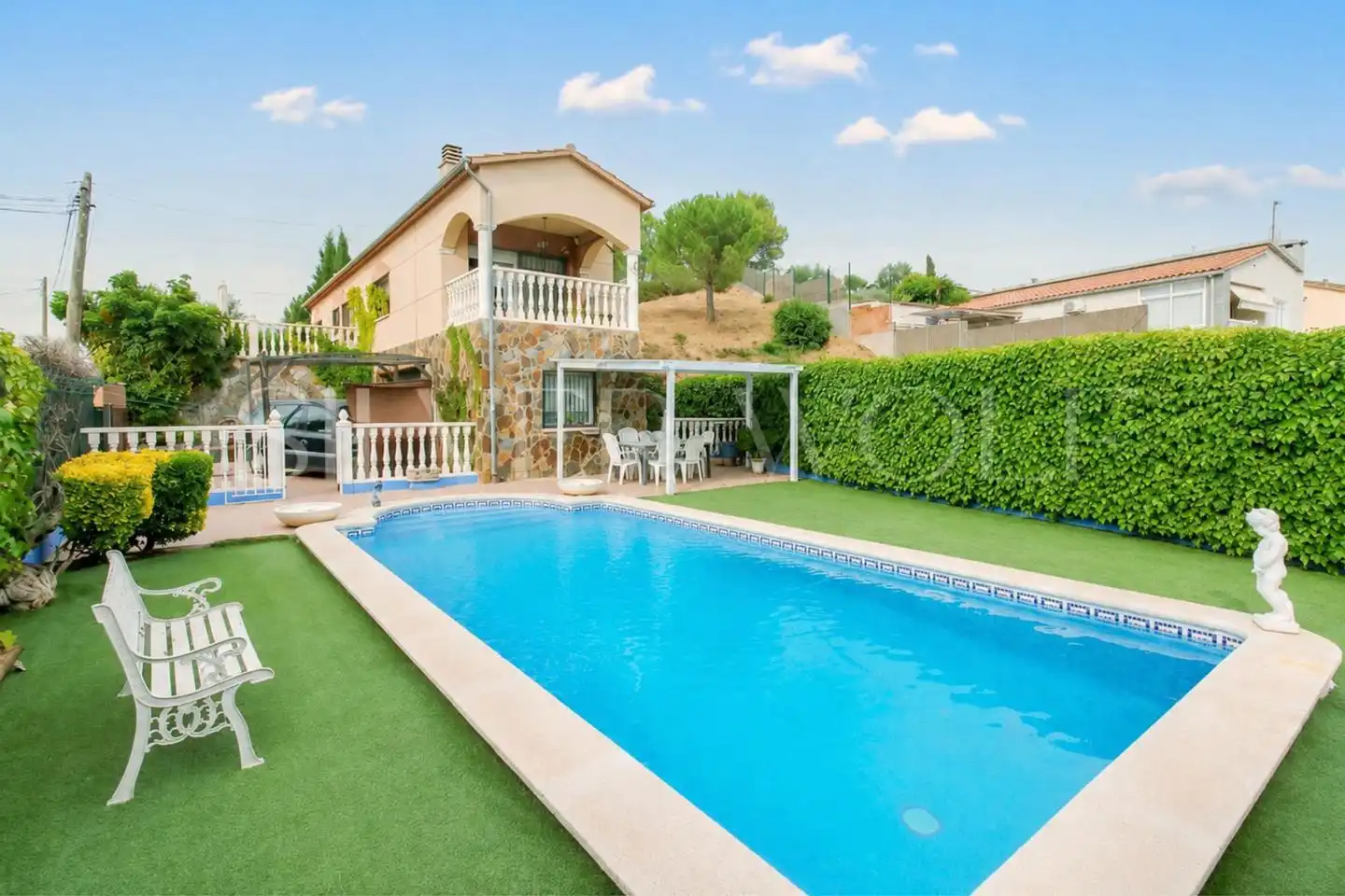 House with pool for sale in De L'Eucaliptus
