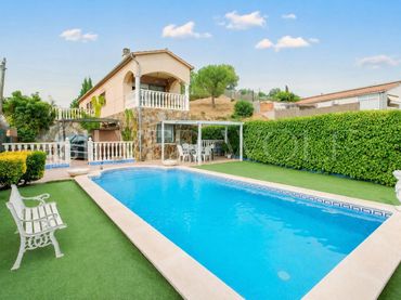 Casa con piscina en venta en De L'Eucaliptus