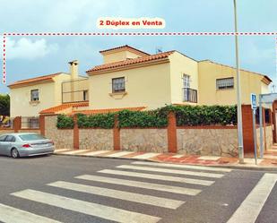 Exterior view of House or chalet for sale in Roquetas de Mar  with Air Conditioner, Heating and Private garden