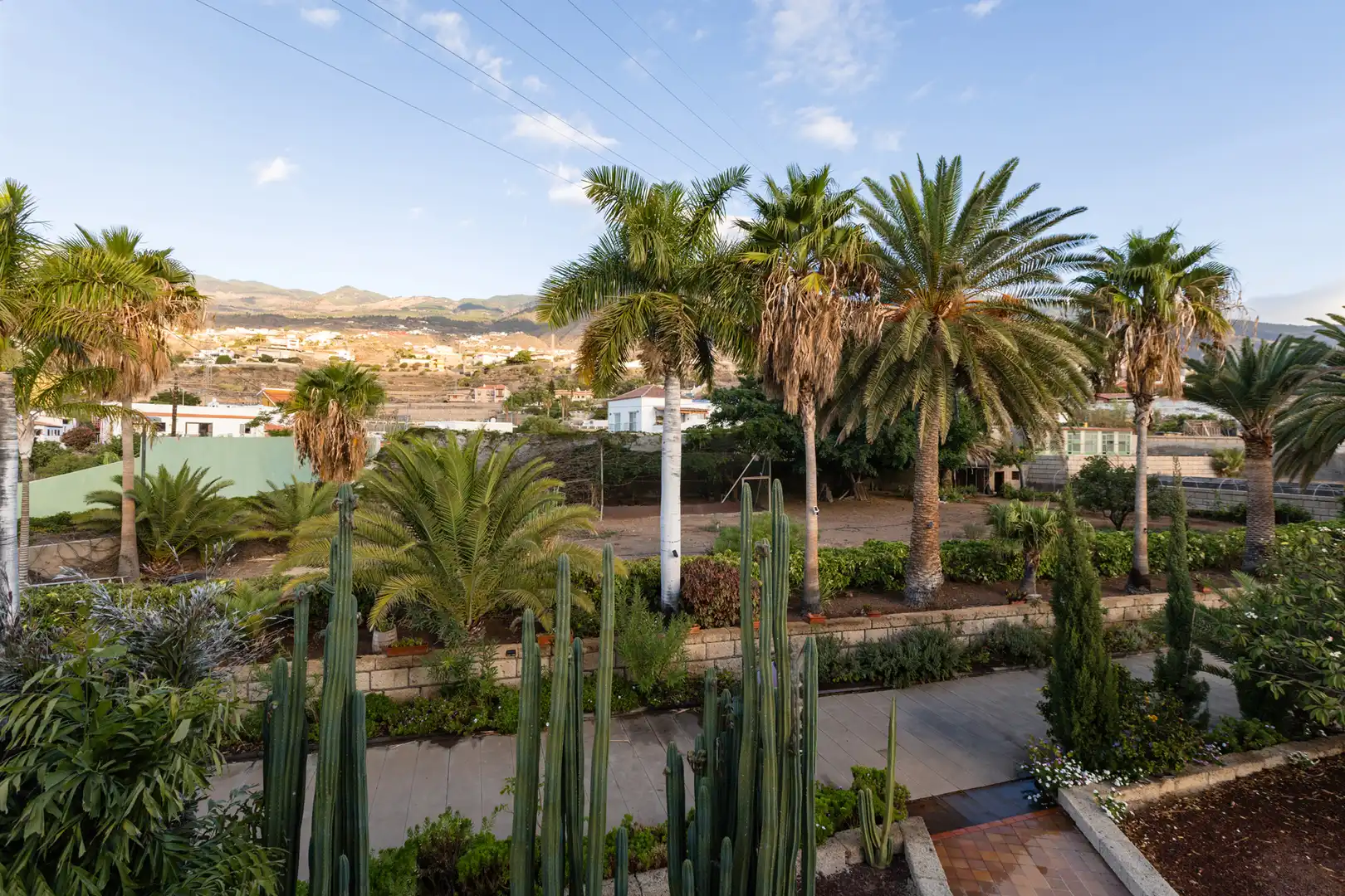 Vista exterior de Casa o xalet en venda en Candelaria amb Aire condicionat, Jardí privat i Terrassa