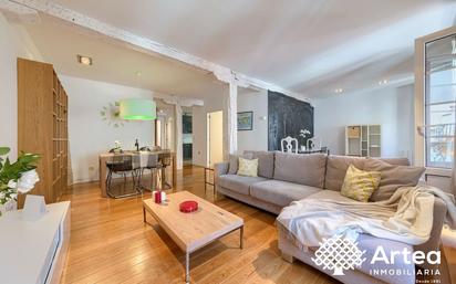 Living room of Flat for sale in Bilbao   with Heating, Furnished and Balcony