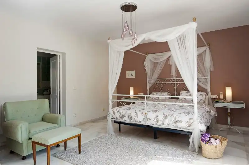 Chalet con piscina en venta en Elviria - Cabopino, imagen 3