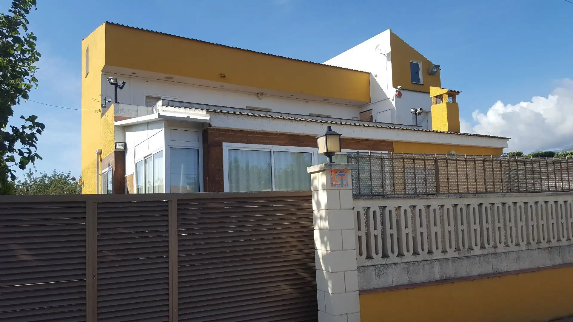 Vista exterior de Casa o xalet en venda en Tortosa amb Aire condicionat, Jardí privat i Traster