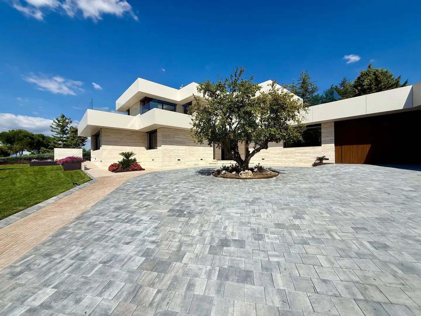 Vista exterior de Casa o xalet en venda en Boadilla del Monte amb Calefacció i Jardí privat
