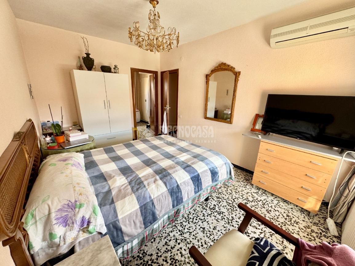Bedroom of Flat for sale in Cabanillas del Campo  with Air Conditioner and Heating