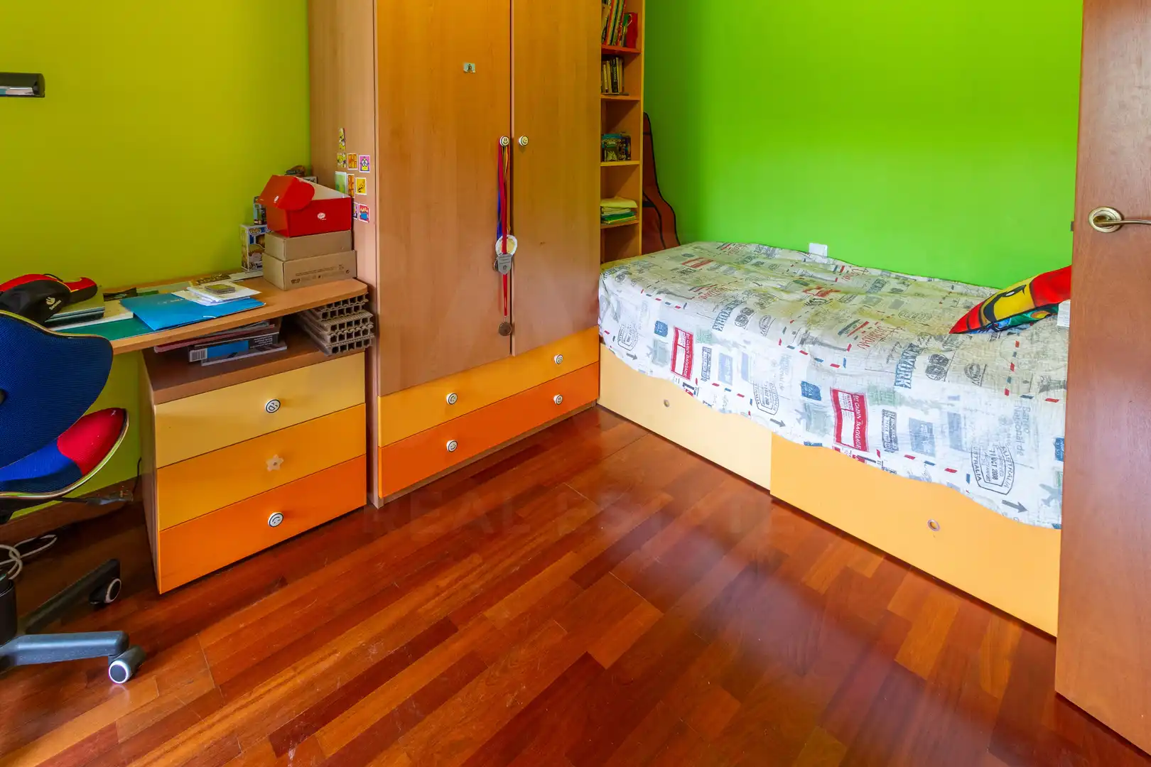 Habitación de Casa adosada en venta en Castelldefels con Aire acondicionado, Calefacción y Terraza