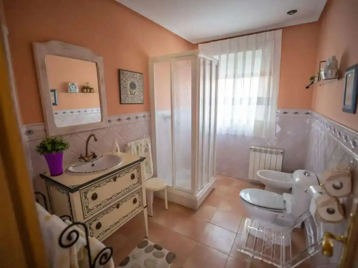 Bany de Casa o xalet en venda en Zaragoza amb Aire condicionat, Calefacció i Jardí privat