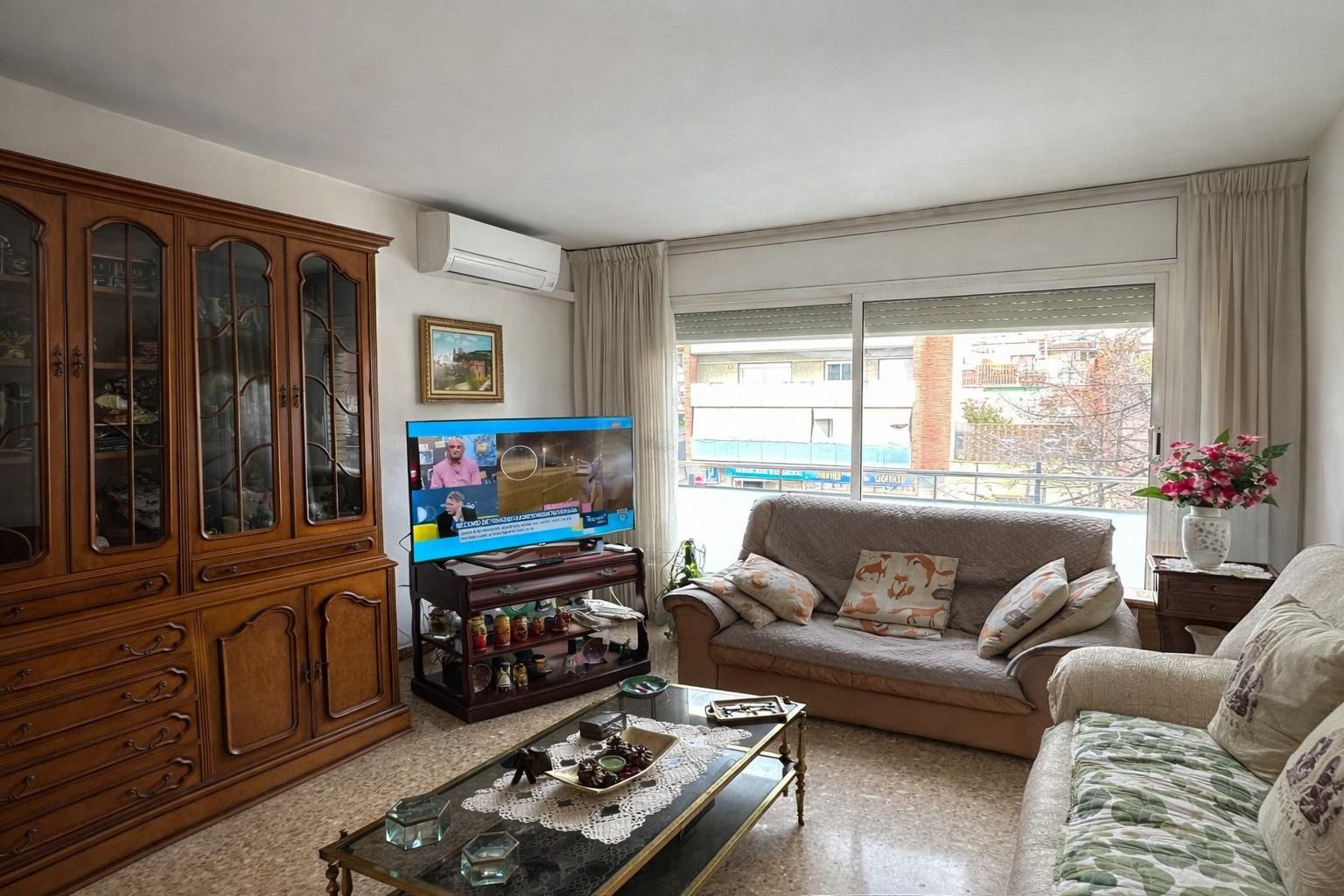 Living room of Flat for sale in Terrassa  with Air Conditioner, Terrace and Balcony