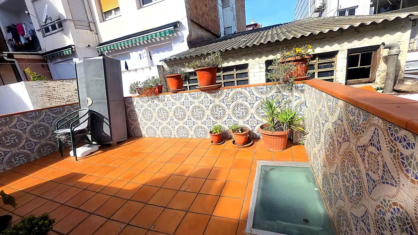 Terrassa de Edifici en venda en Cornellà de Llobregat