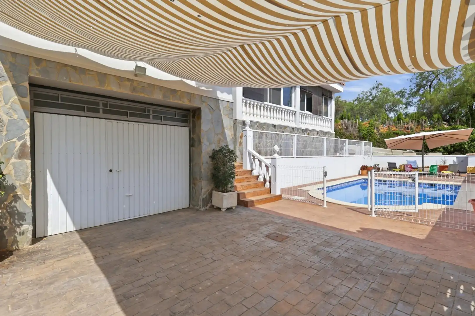 Piscina de Casa o chalet en venta en Torrent con Aire acondicionado, Calefacción y Jardín privado