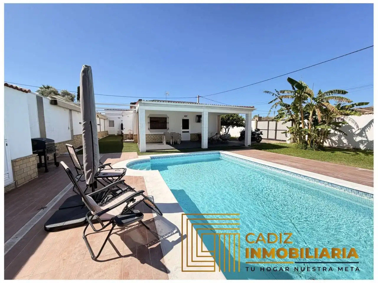Vista exterior de Finca rústica en venda en Chiclana de la Frontera amb Aire condicionat, Jardí privat i Terrassa