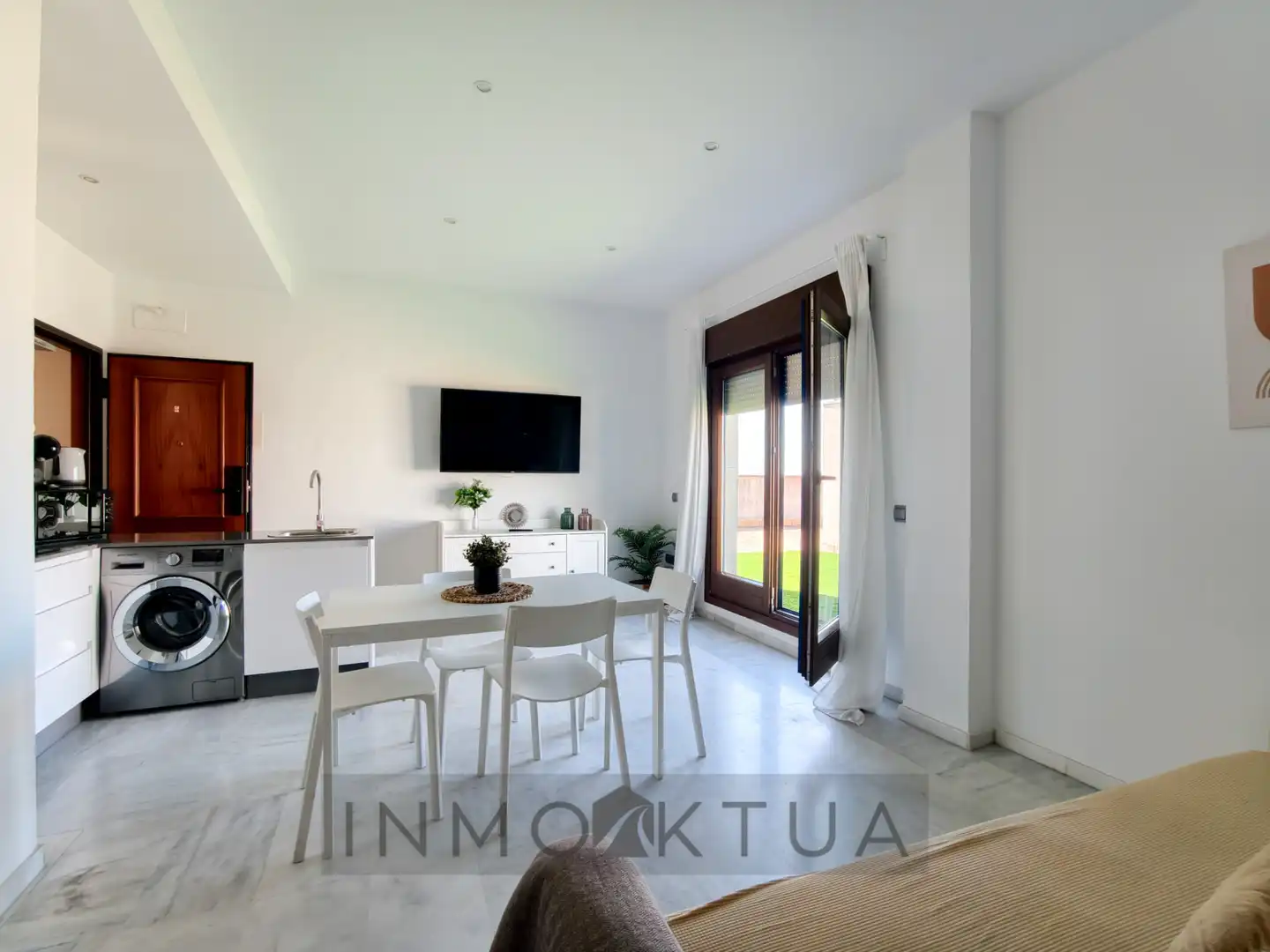 Sala de estar de Piso en venta en Bormujos con Aire acondicionado, Terraza y Amueblado