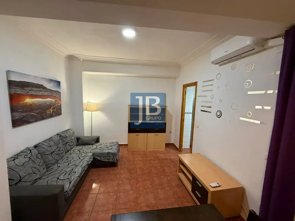 Flat for sale in Carrer de la Reina, imagen 3