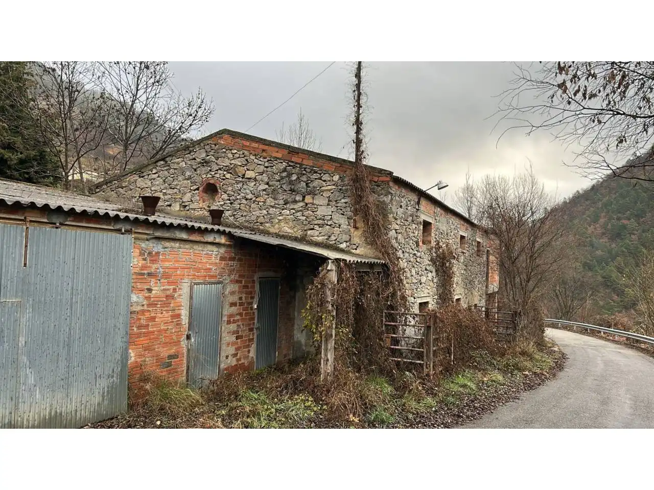 Exterior view of Houses for sale in El Pont de Bar  with Heating, Private garden and Terrace