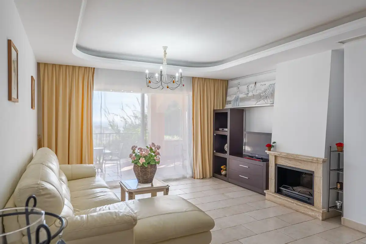 Appartement compact avec piscine à vendre à Benahavís pueblo