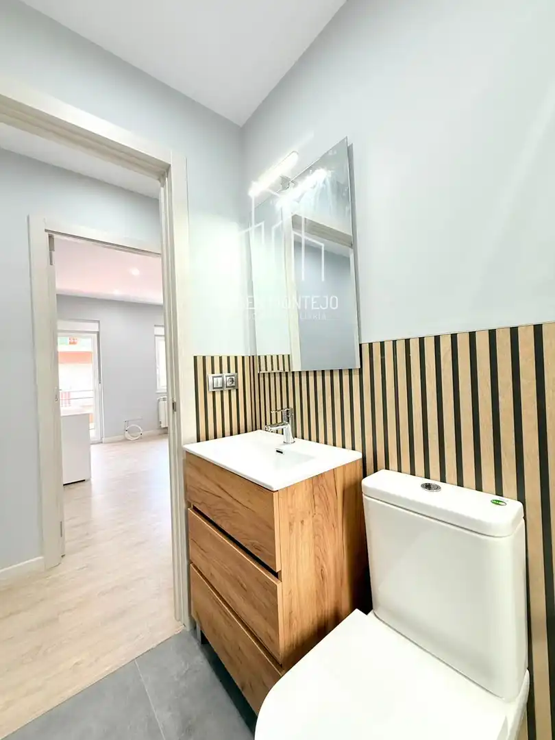 Baño de Piso de alquiler en Salamanca con Calefacción, Terraza y Amueblado