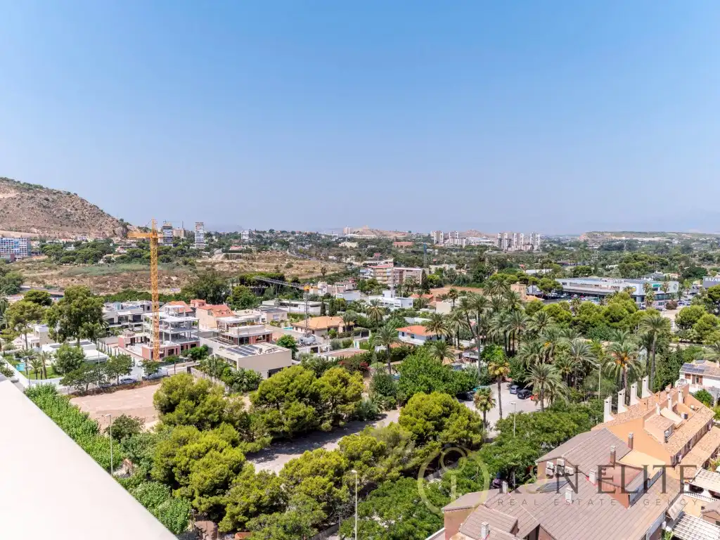 Vista exterior de Ático en venta en Alicante / Alacant con Aire acondicionado, Jardín privado y Terraza