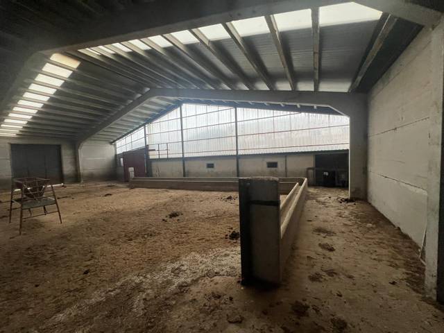 Local comercial en Venta en N/A en San Bartolomé de Pinares