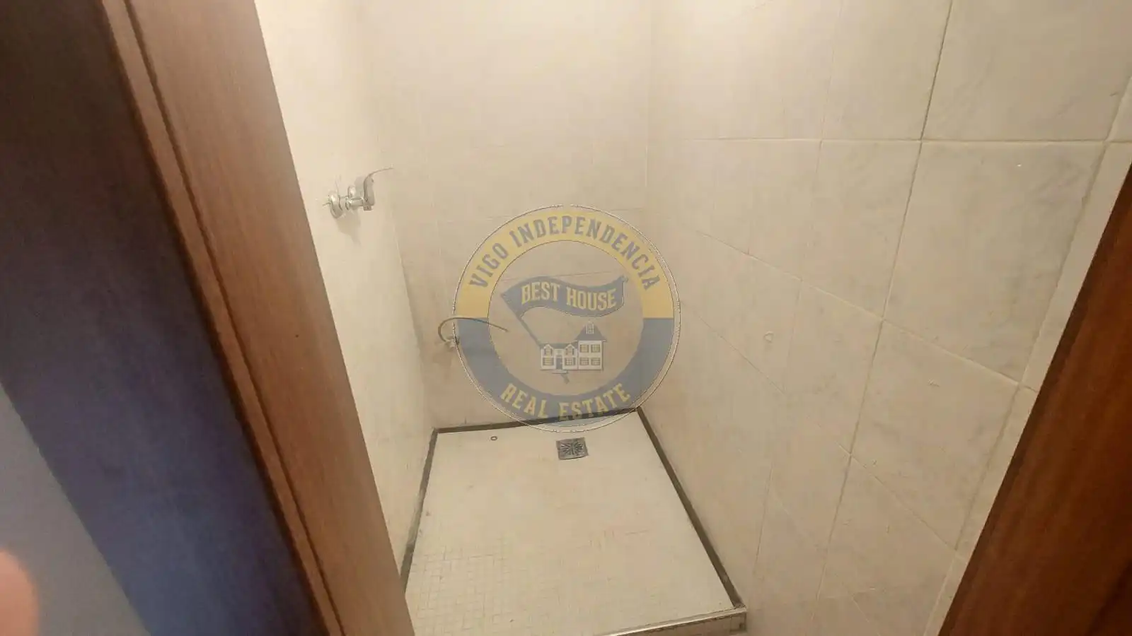 Badezimmer von Erdgeschoss zum Verkauf in Vigo  mit Heizung
