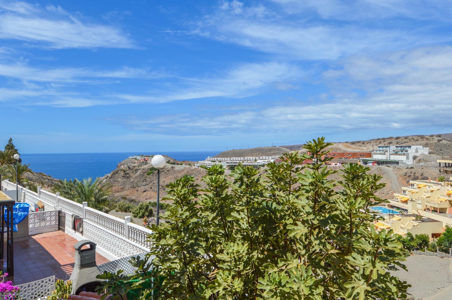 Vista exterior de Dúplex en venta en Mogán con Aire acondicionado, Jardín privado y Terraza