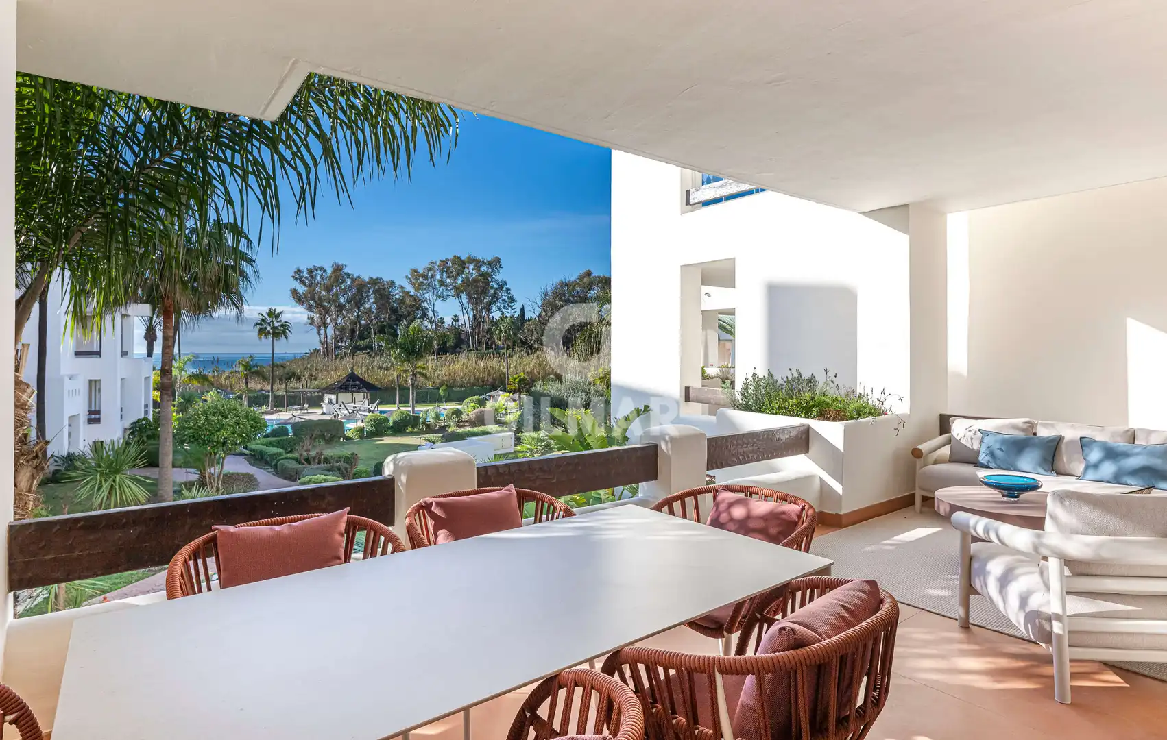Apartamento con terraza en venta en Selwo