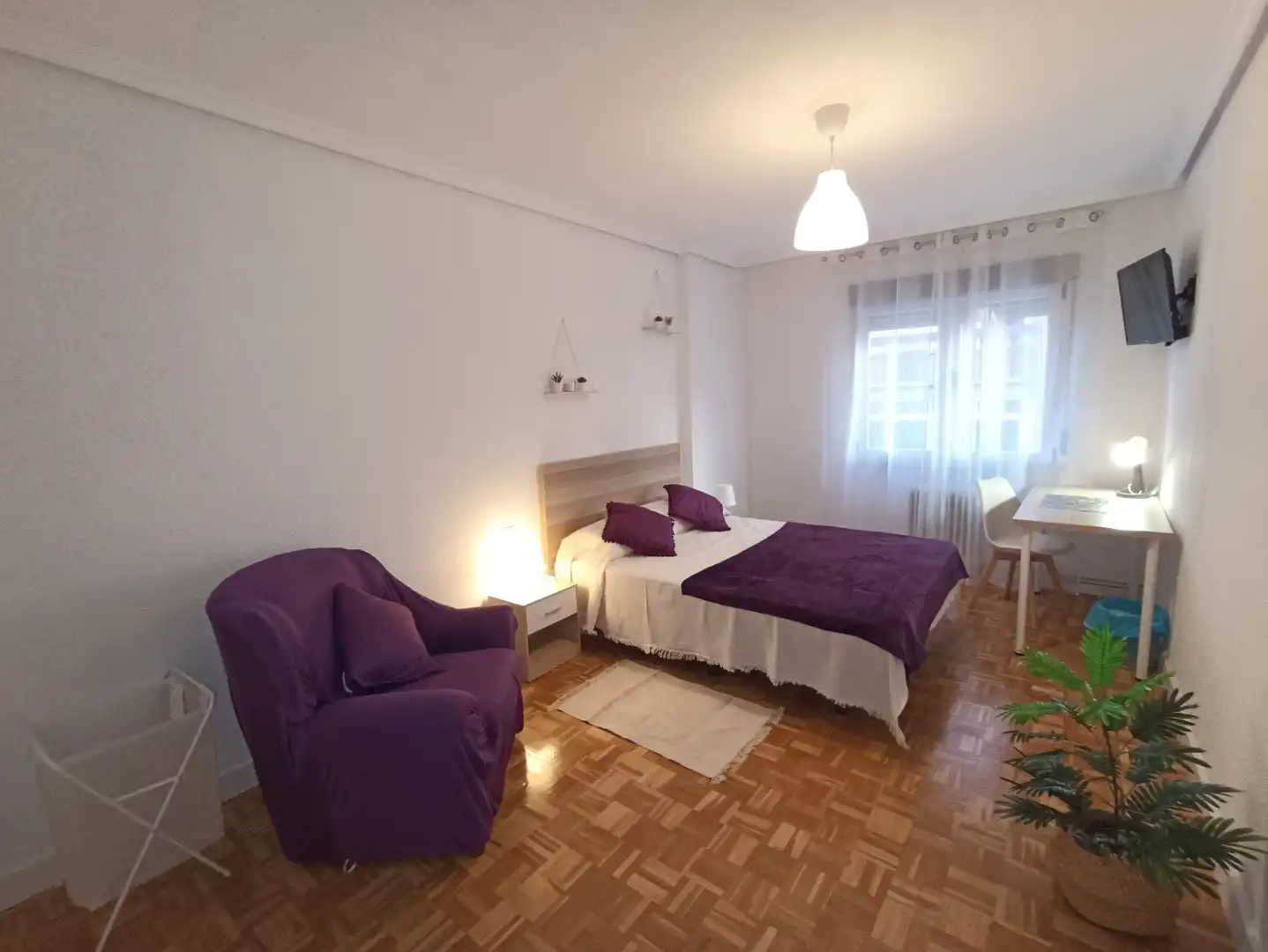 Bedroom of Flat for share in Ávila  with Heating, Parquet flooring and Terrace