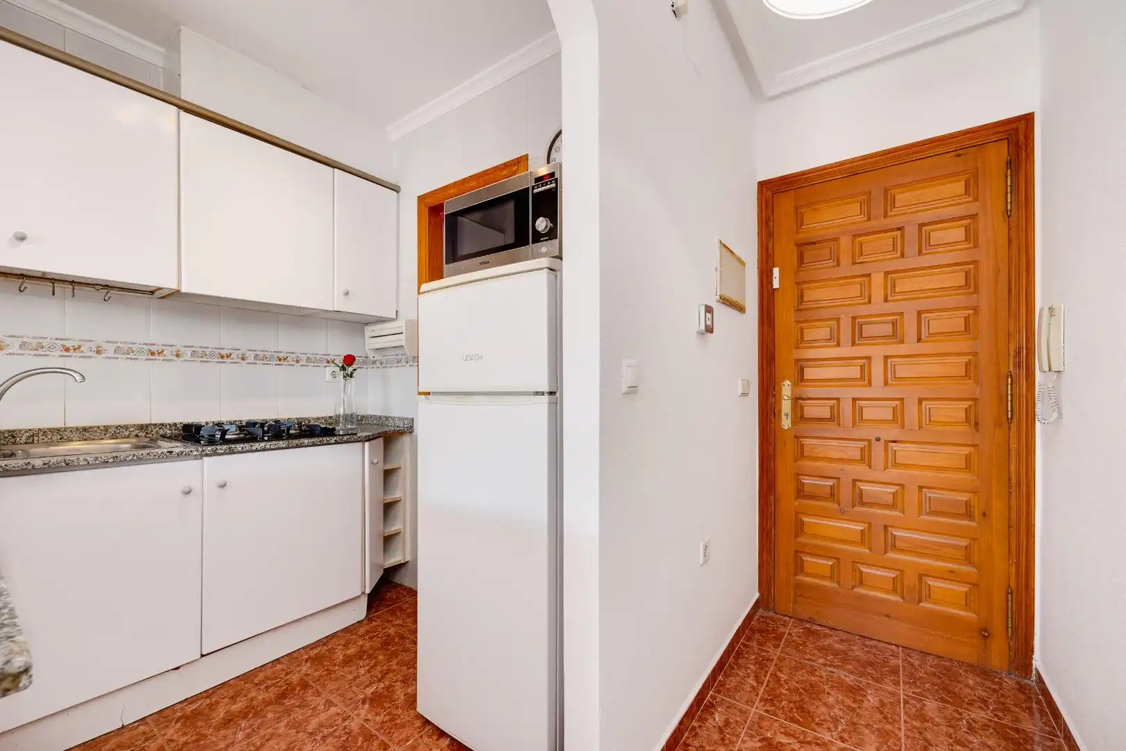 Cocina de Apartamento en venta en Torrevieja con Terraza, Amueblado y Piscina comunitaria